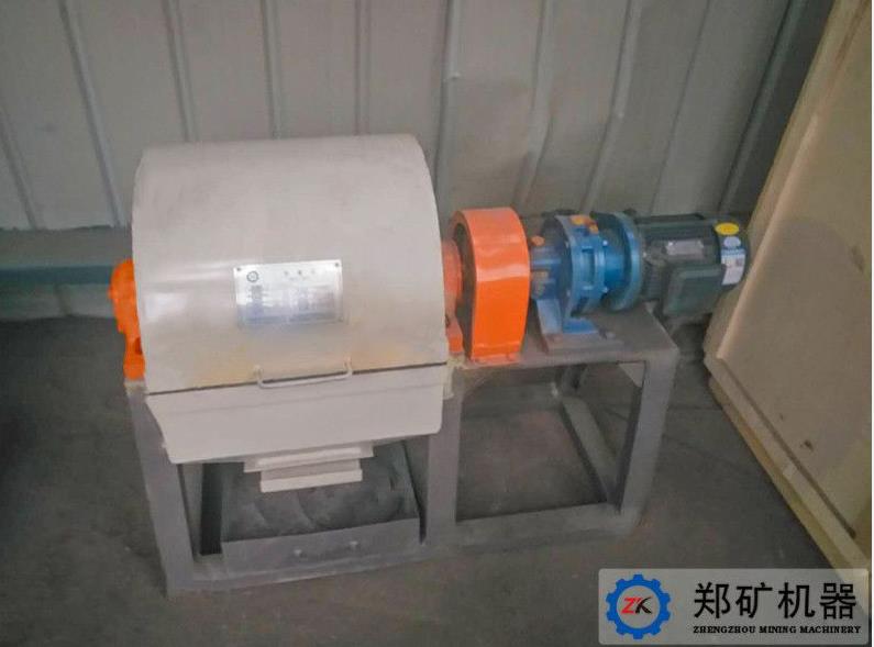 水泥球磨機(jī).jpg 水泥球磨機(jī).jpg